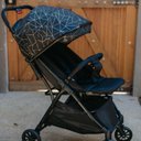 Ver imagem 3 de Zippy Toys, Carrinho de Bebê Black Estrutura em Plástico e Ferro Compacto Ideal para Passeios, Preto