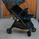 Ver imagem 2 de Zippy Toys, Carrinho de Bebê Black Estrutura em Plástico e Ferro Compacto Ideal para Passeios, Preto