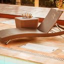 Ver imagem 7 de 3 Espreguiçadeiras Bona e Mesa Grécia com Balde em Alumínio para Piscina Trama Original