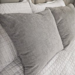 Kit 2 Capas para Almofada em Bouclé Quadrada Várias Cores Cor:cinza Claro - 3