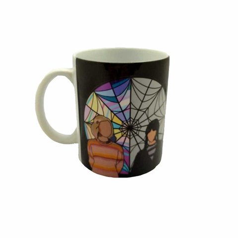 CANECA PORCELANA WANDINHA FAMILIA ADAMS ZAAK AMIGAS