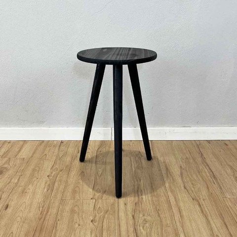 Mesa Lateral Redonda com Pé Palito de Madeira Preto