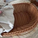 Ver imagem 6 de 2 Cestinhos Porta Pão Pastel Oval 27x20cm Cesto Plástico Rattan Tecido Lyor