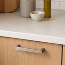 Ver imagem 2 de Puxador Reto Níquel Escovado 96mm Oeiras Torralba Móveis Armários Gavetas