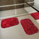Ver imagem 1 de Kit Tapete Pelo Alto Felpudo Peludo Macio Anti Derrapante Alérgico Vermelho 40 x 60 cm