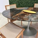 Ver imagem 4 de Mesa de Jantar Saarinen Oval 140x90 Cm Tampo Calacata Verde Ocean Base Verde Cor Branco