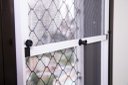 Ver imagem 4 de Tela Mosquiteira em Alumínio - Altura Regulável - Marrom - Kit C/ 2 Pçs