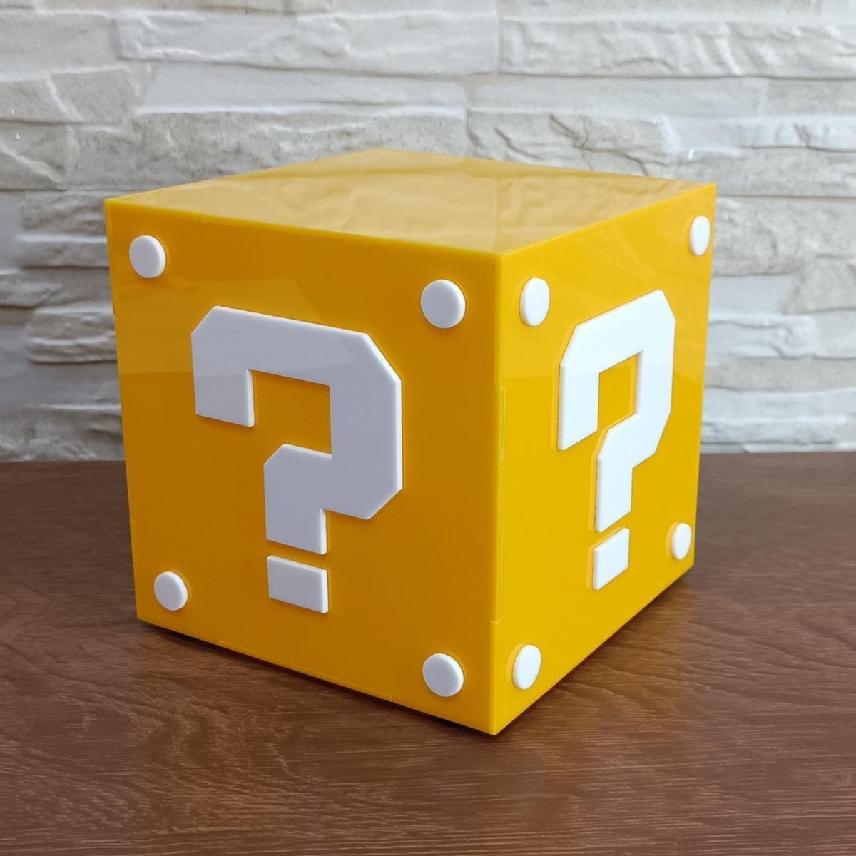 Luminaria Abajur de Mesa Amarelo Branco Mario Bros Grande - 1