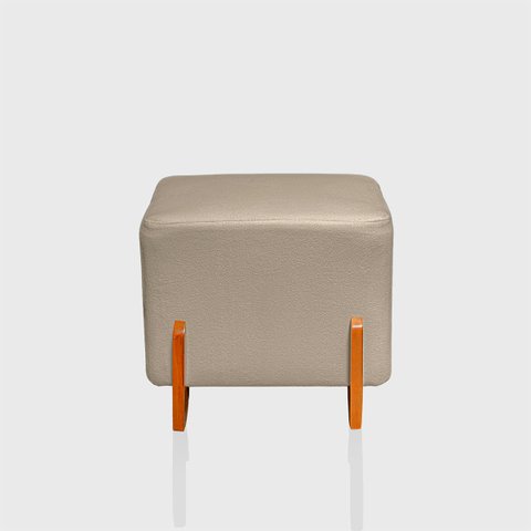 Puff Retangular Pé de Madeira Decorativo para Sala Orgânico Confortável e Reforçado Bouclé