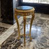 Mesa Auxiliar Dourado com Tampo em Mármore - Grande - 2