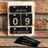 Calendário Decorativo Permanente de Madeira com Frases - Laranja - 1