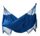 Ver imagem 2 de Rede de Descanso Casal Algodão Eco Blue, com Franja e Detalhes Artesanais em Macramê. Combinação de