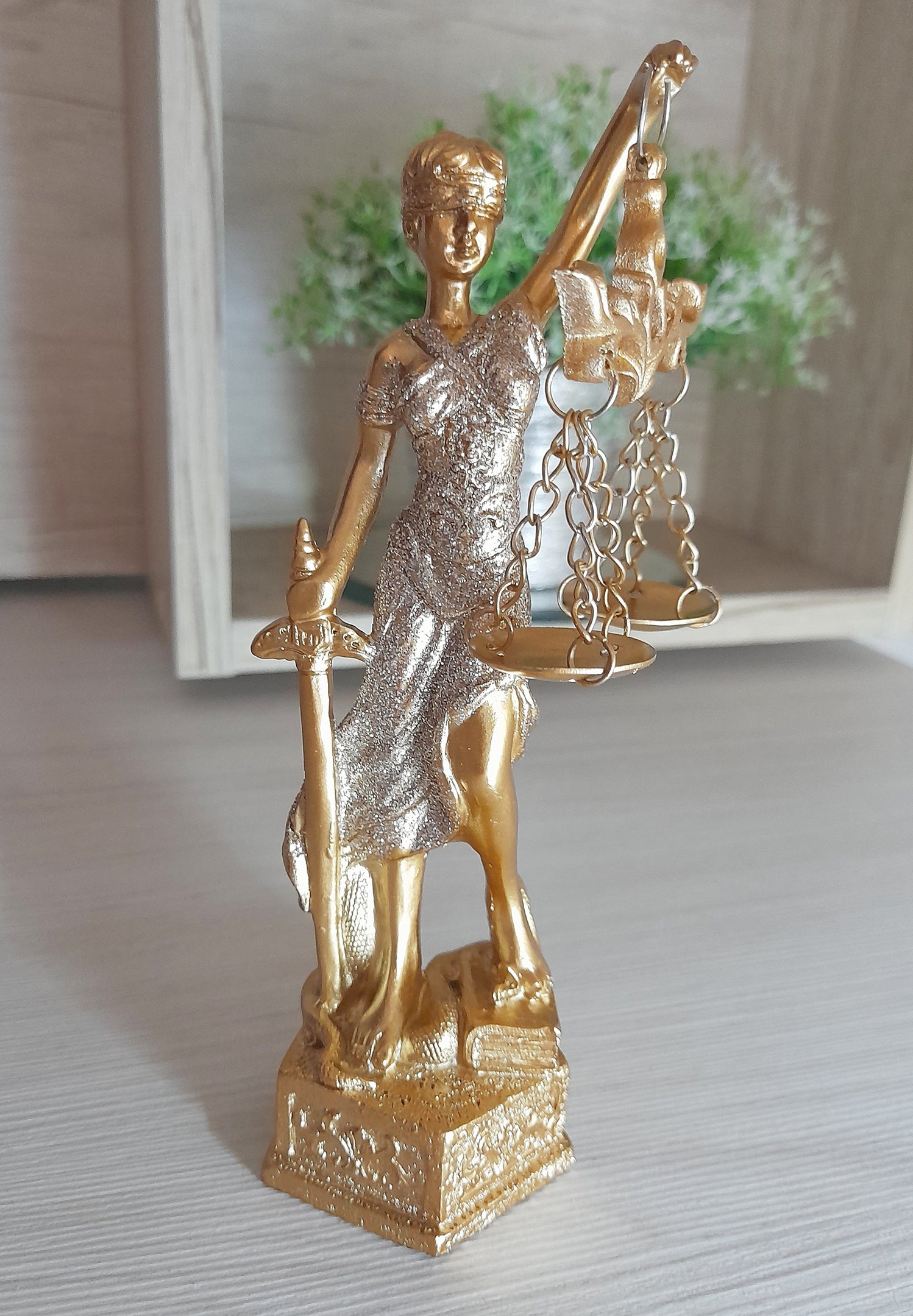 Estátua Dama Da Justiça Têmis Deusa 15cm Símbolo Do Direito - 2