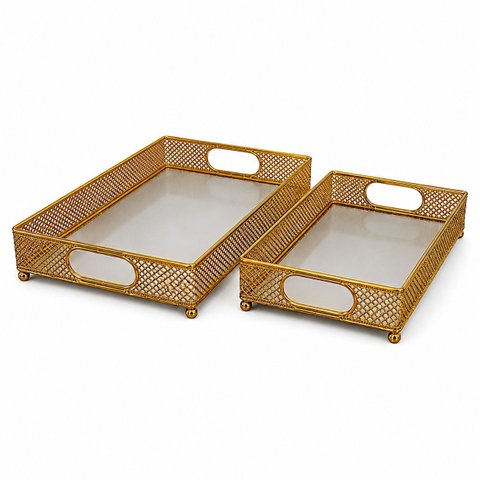 Kit 2 Bandejas Retangulares Douradas com Base Espelhada a: 07cm L: 29cm C: 43cm | a: 06cm L: 23cm C: