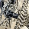 Bicicleta FIRST Lunix aro 29 - 12v Shimano Deore - K7 10/51 Dentes - Suspensão Absolute a AR com tra - 9