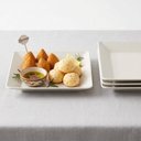 Ver imagem 2 de Jogo 12 Pratos Plásticos Quadrados 22,5cm Saladas Aperitivos Sobremesa Restaurantes Buffet ou Bege