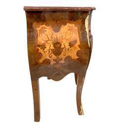 Cômoda Clássica com Marchetaria com 2 Gavetas 77x64x42cm - Design Único: Cômoda Bombê Elegante de Lu - 4