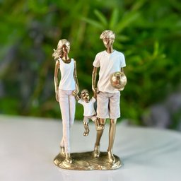 Escultura Família Casal com Seu Filho - 2