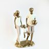 Escultura Família Casal com Seu Filho - 1
