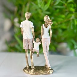 Escultura Família Casal com Seu Filho - 3