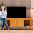 Ver mais imagens de Rack Ripado para TV até 65 Polegadas 100% MDF 160cm Pés em Madeira Maciça 2 Portas Madrid Marrom