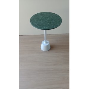 Mesa Lateral de 30Ø e altura de 52cm, Tampo em Mármore Verde Guatemala