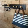 Cabideiro Porta Chaves Moderno em Mdf com Prateleira Multiuso, para Bolsas, Blusas, Casados - 2
