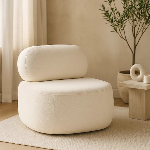 Poltrona Estofada Moderna Bege Estrutura Resistente Conforto Premium Decoração Clean