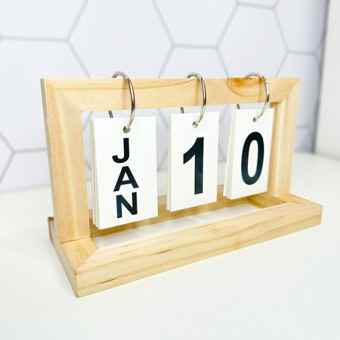 Calendário Decorativo Permanente de Madeira