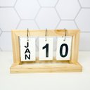 Ver imagem 2 de Calendário Decorativo Permanente de Madeira