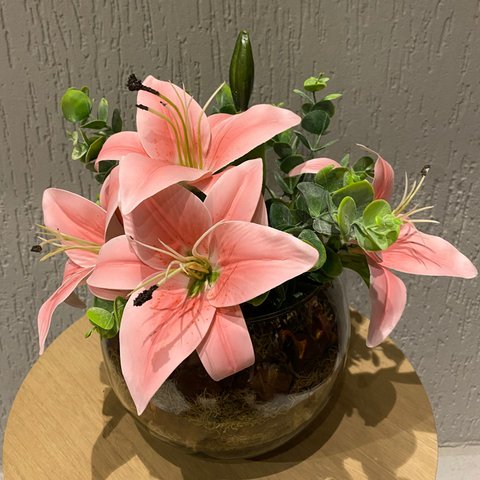 Arranjo Lírio Rosa Centro de Mesa Completo Artificial