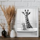 Ver imagem 2 de Quadro Banheiro - Girafa com Filhote 24x18cm:moldura Branca