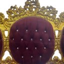 Ver imagem 4 de Sofá Clássico 3 Lugar Bordô Aveludado com Dourado a:128 L:186 P:79