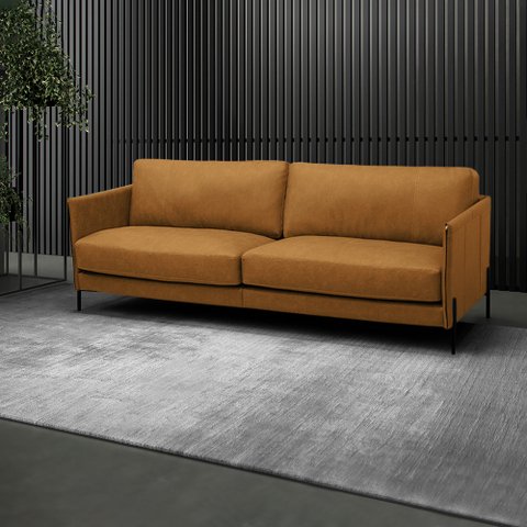 Sofá Decorativo Karine 4 Lugares Sala de Estar 270cm Pés em Aço Couro Caramelo Manchado G88 - Gran B