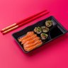 2 Pratos para Sushi com Porta Shoyu 19x12cm Melamina Preta Retangular Comida Japonesa - 9