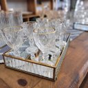 Ver imagem 2 de Bandeja de Metal com Espelho Dourada 15cm X 25cm X 4cm - Lyor