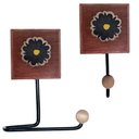 Ver imagem 5 de Kit Banheiro 3 Peças Toalheiro Cabideiro Porta Papel Papel com Flores Coloridas Cor Preto