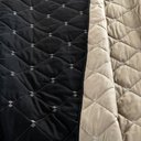 Ver mais imagens de Kit Colcha Cobre Leito Dupla Face Casal Padrão Bordado Renove Hipercal 400 Fios Preto Cáqui