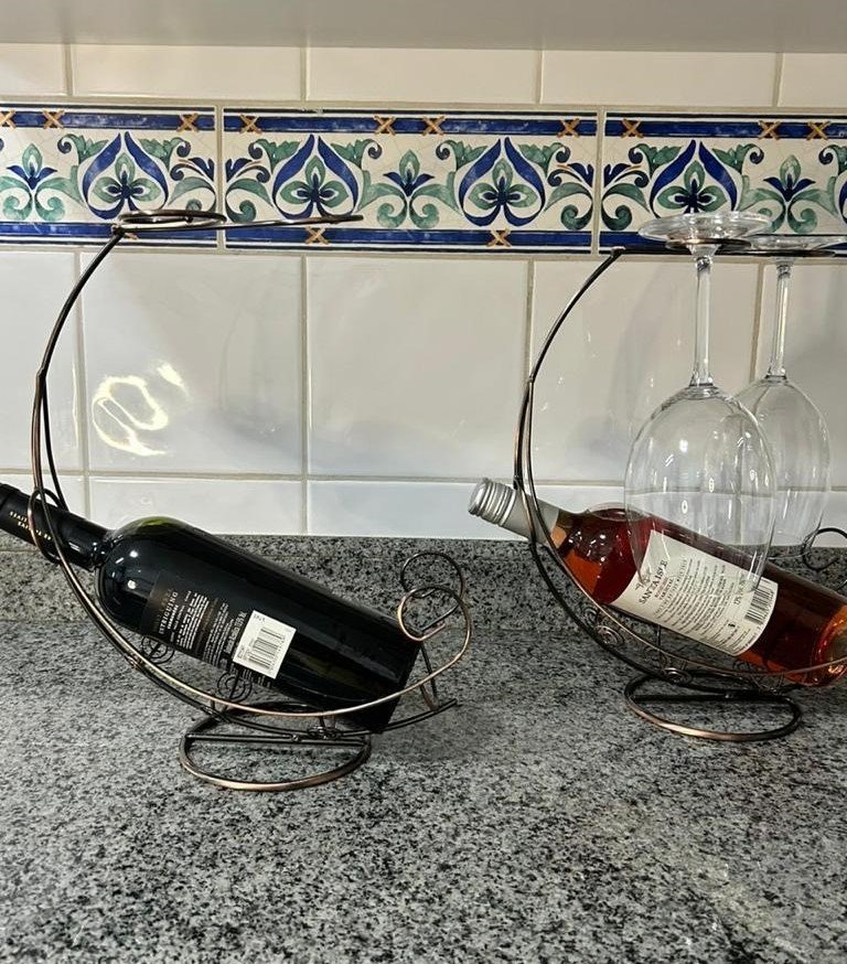 Suporte Vinhos Decorativo Bronze 1 Garrafa e 2 Taças - 6