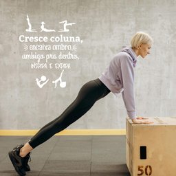 Adesivo de Parede Frase Pilates Cresce a Coluna Inspira Expira Kanto Store Adesivo de Parede Logo Ac - 1