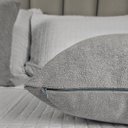 Ver imagem 7 de Kit 2 Capas Almofada Baguete Bouclé 50x30 – Zíper Invisível, Texturizado