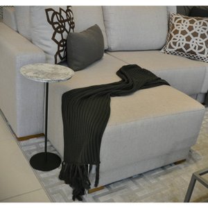 Mesa Lateral NORINA - ALTA, tampo redondo Imerso e base Verde Oliva.