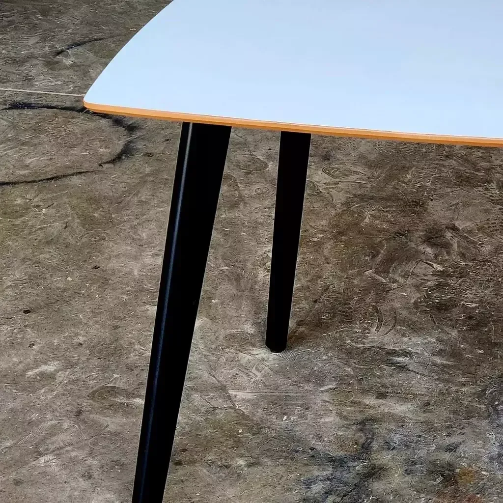 Ver imagem 5 de Mesa de Madeira Quadrada Especial 90cm Branco Pés Pretos - Dina