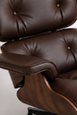 Ver imagem 5 de Poltrona Charles Eames com Puff - Pau Ferro em Couro Café