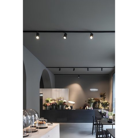 Luminária Spot para Trilho Neo Preto (d)4.3cm (l)8.6cm (a)10.4cm 1x5w 2700k 350lm