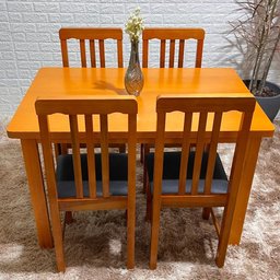 Conjunto Mesa 120x80 e 4 Cadeira Colonial com Estofado Mel - 2