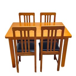 Conjunto Mesa 120x80 e 4 Cadeira Colonial com Estofado Mel - 1