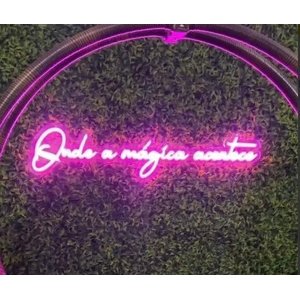 Placa Luminária Neon Led - Onde a Mágica Acontece 130x20cm