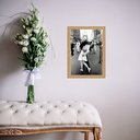 Ver imagem 2 de Quadro Moldura Dourada Beijo Segunda Guerra 33x24cm:com Acetato