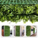 Ver imagem 7 de 9 Painel Verde Artificial com Folhas Mistas Realistas para Decoração e Paisagismo Moderno
